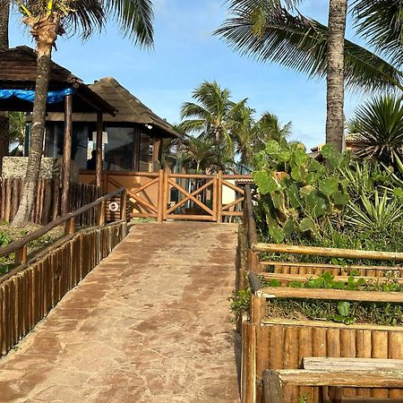 Flat Guarajuba 4 Quartos Terreo A Beira Mar - Pe Na Areia - Governanca Com Arrumadeira E Wi Fi Inclusos Camassari Buitenkant foto