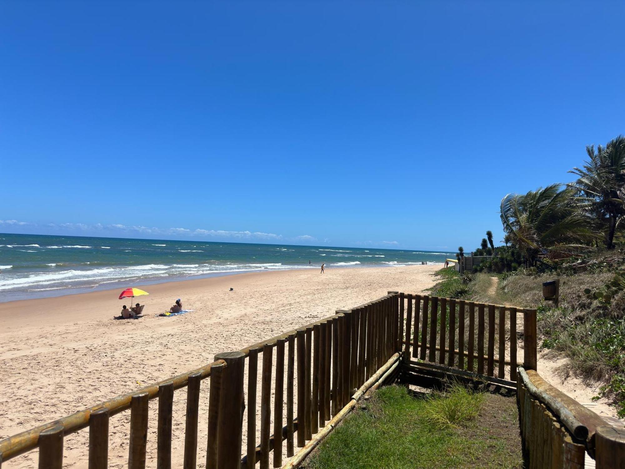 Flat Guarajuba 4 Quartos Terreo A Beira Mar - Pe Na Areia - Governanca Com Arrumadeira E Wi Fi Inclusos Camassari Buitenkant foto
